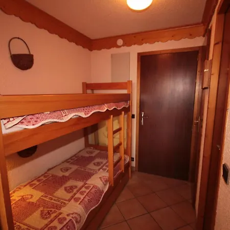 Avec Balcon Sud, 4 Couchages, Equipe, Vue Pistes - Fr-1-293-178 *