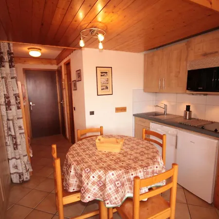 Avec Balcon Sud, 4 Couchages, Equipe, Vue Pistes - Fr-1-293-178 *
